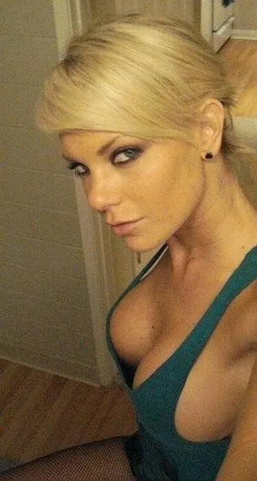 Alexia, 32 ans — plan cul à Pantin