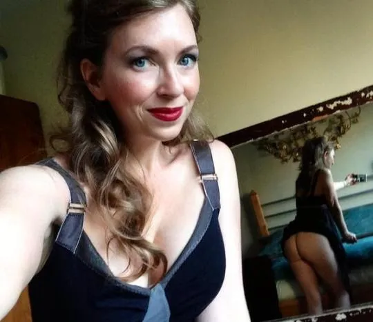 Ninon, 30 ans — plan cul à Quéven