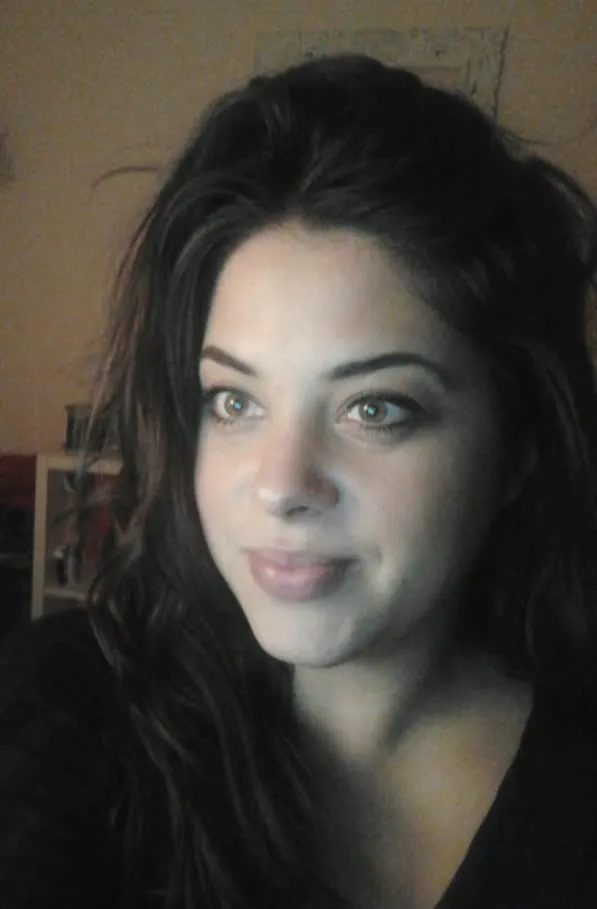 Alix, 22 ans — plan cul à Solliès-Pont