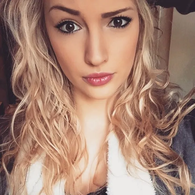 Thanina, 26 ans — plan cul à Saint-Cannat