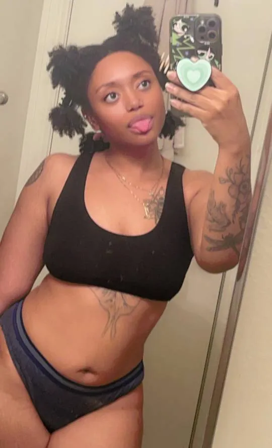 Romy, 22 ans — plan cul à Caen