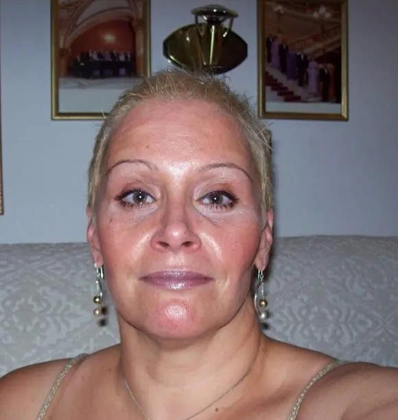 Sarah, 25 ans — plan cul à Douarnenez