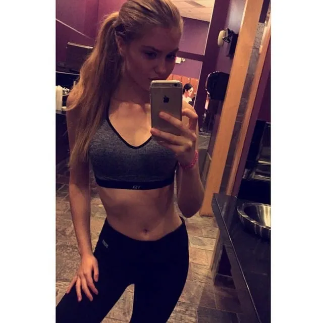 Sarah, 24 ans — plan cul à Canet-en-Roussillon