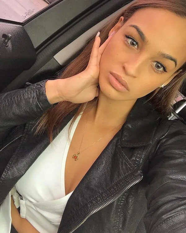 Lucile, 22 ans — plan cul à Six-Fours-les-Plages