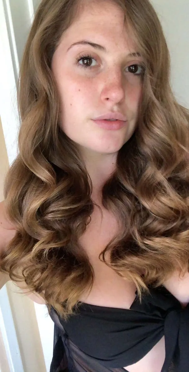 Roxane, 25 ans — plan cul à Issy-les-Moulineaux