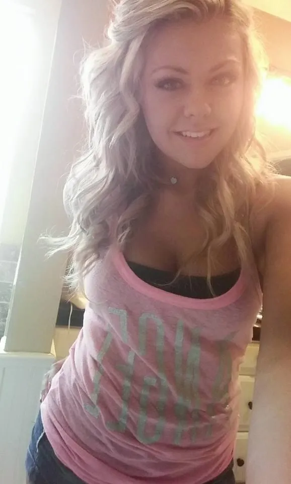 Lina, 26 ans — plan cul à Combourg