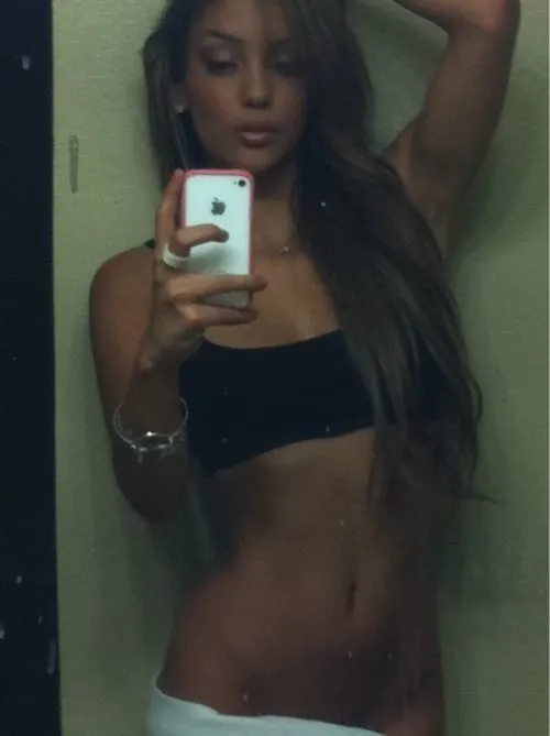 Cassandre, 24 ans — plan cul à Gap