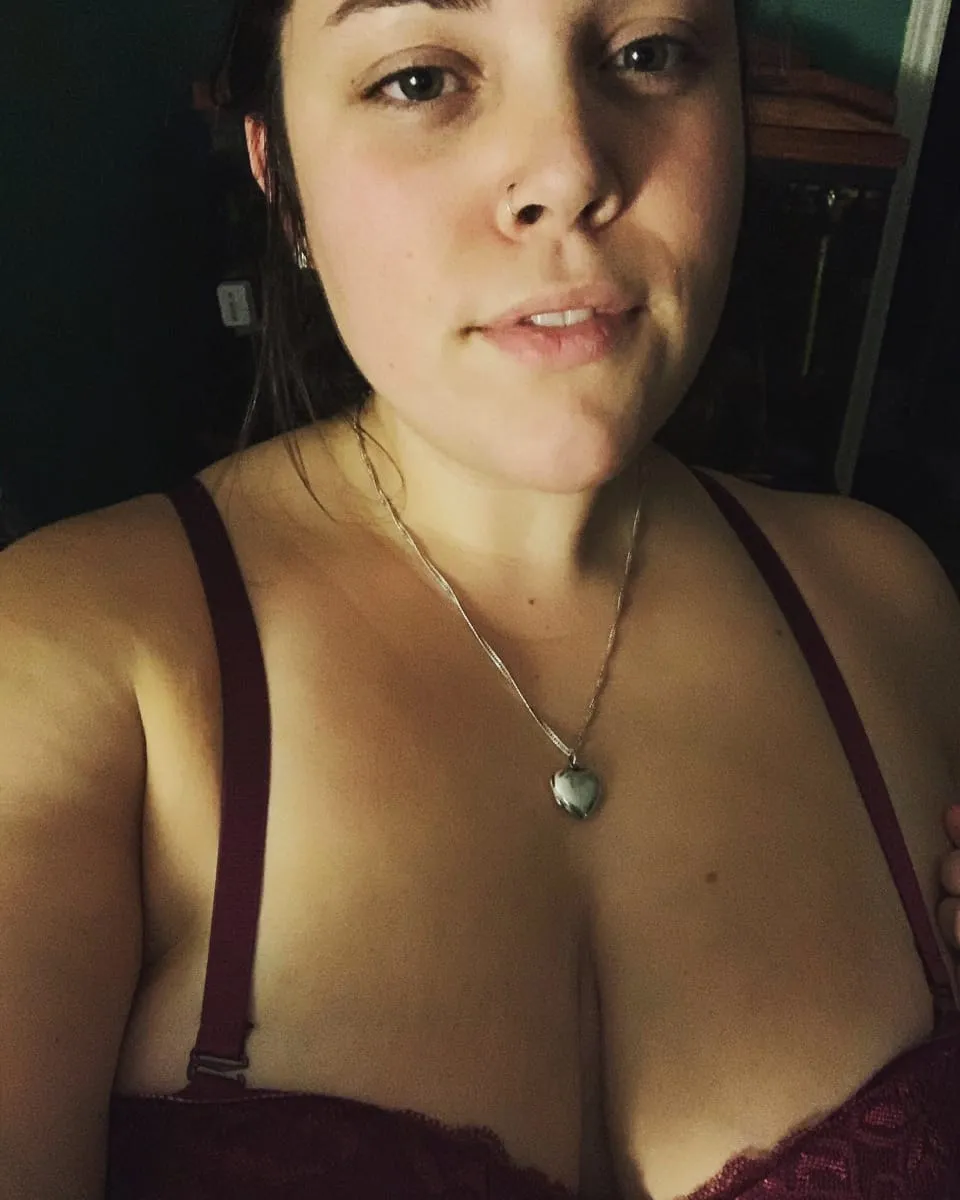 Loubna, 29 ans — plan cul à Saint-Paul