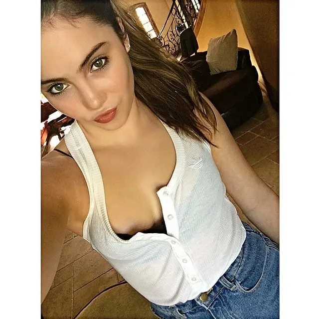 Dina, 27 ans — plan cul à Châlons-en-Champagne